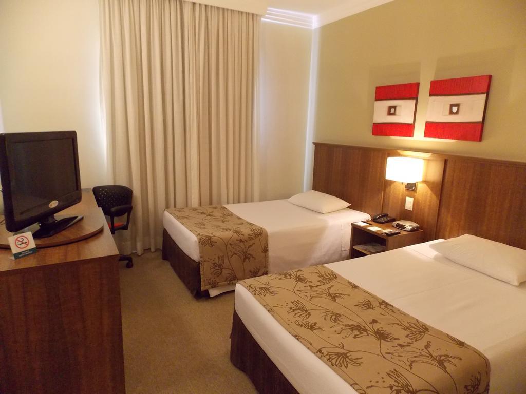 Denali Hotel Anápolis Zimmer foto